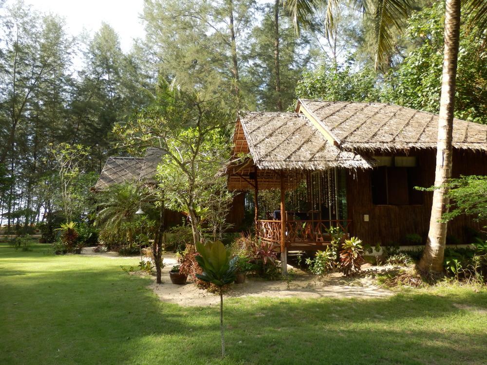 Hapla Beach Cottage Koh Kho Khao Island Exterior photo
