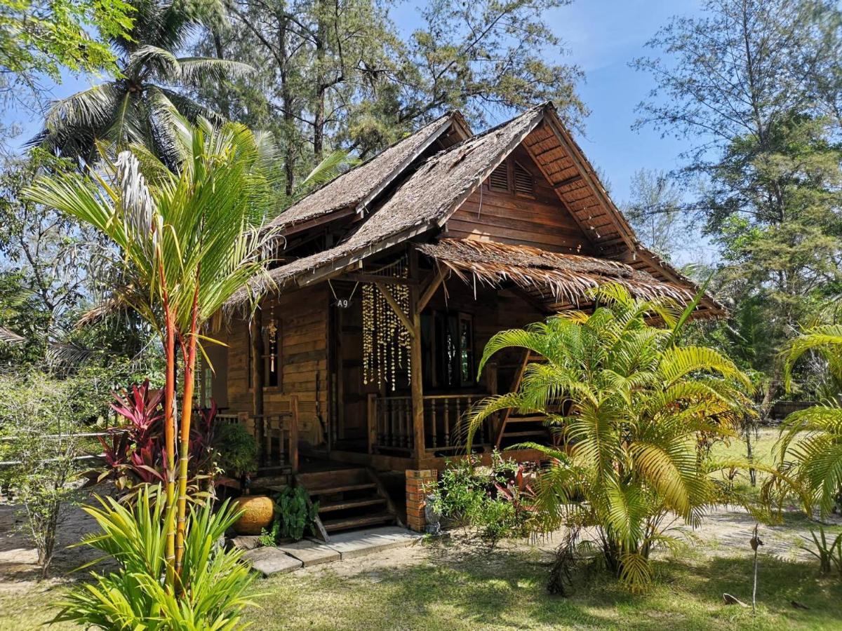 Hapla Beach Cottage Koh Kho Khao Island Exterior photo